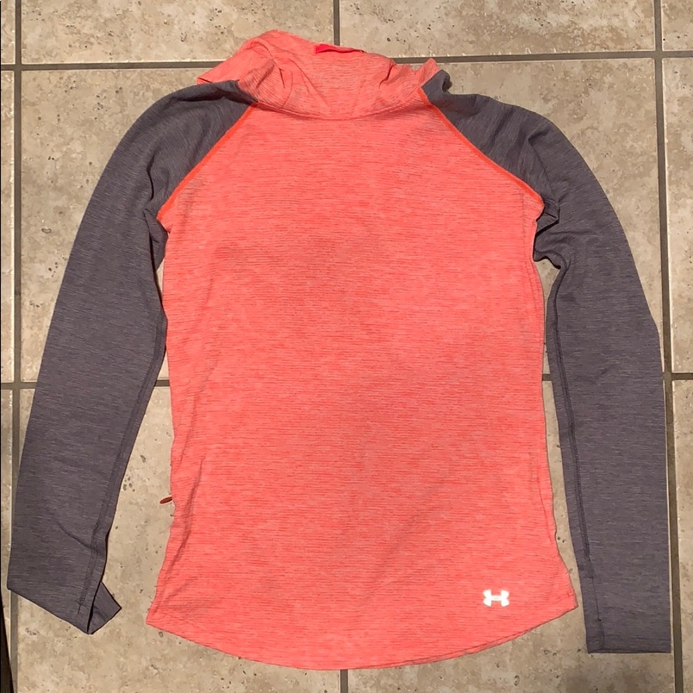 Women’s under Armour long sleeve hooded shirt
